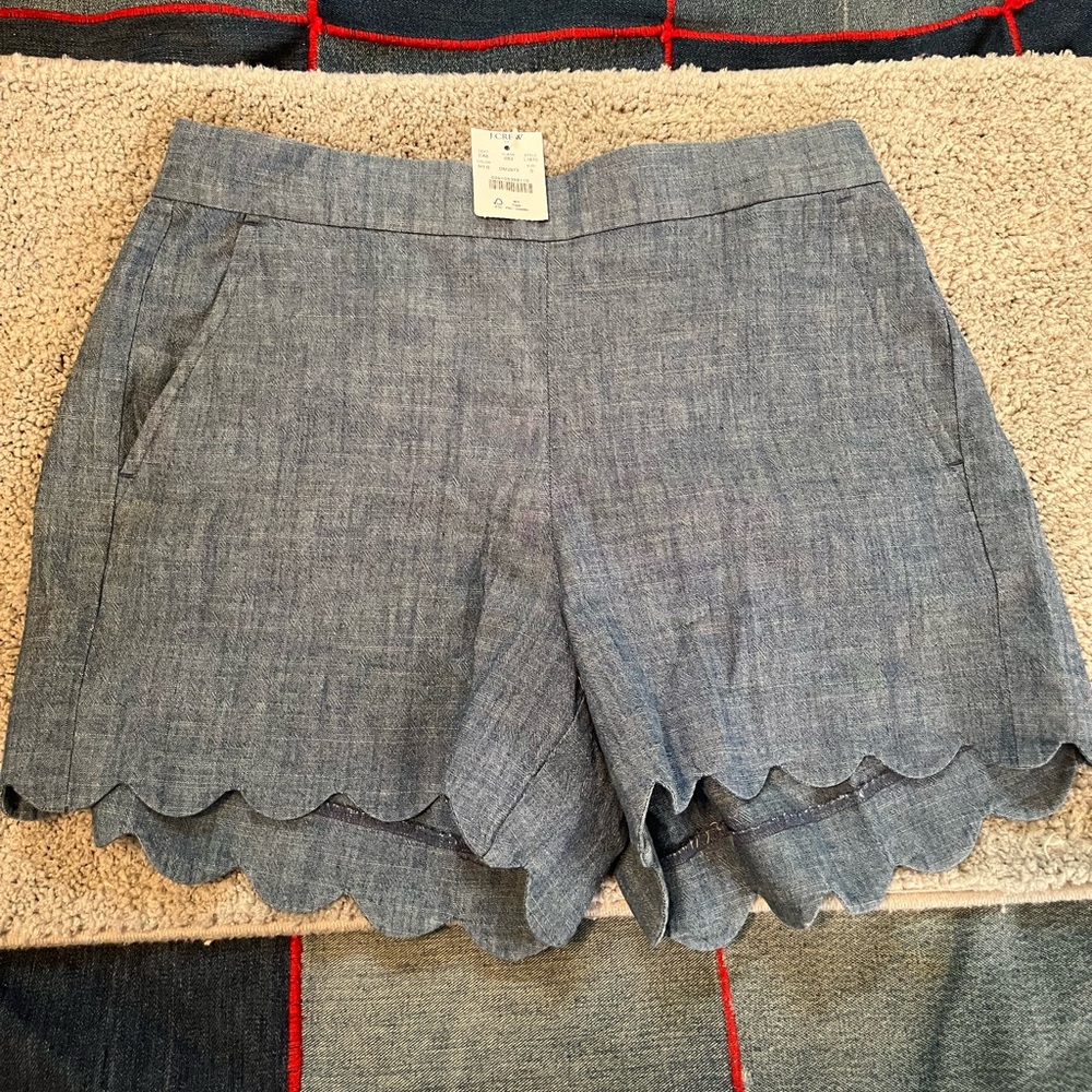 NWT JCrew Chambray scallop shorts. Size small